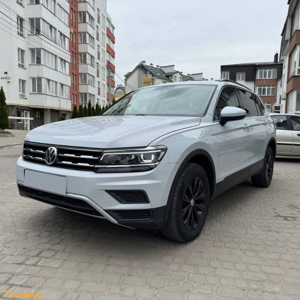 Volkswagen Tiguan в комплектации SE 2018 года.