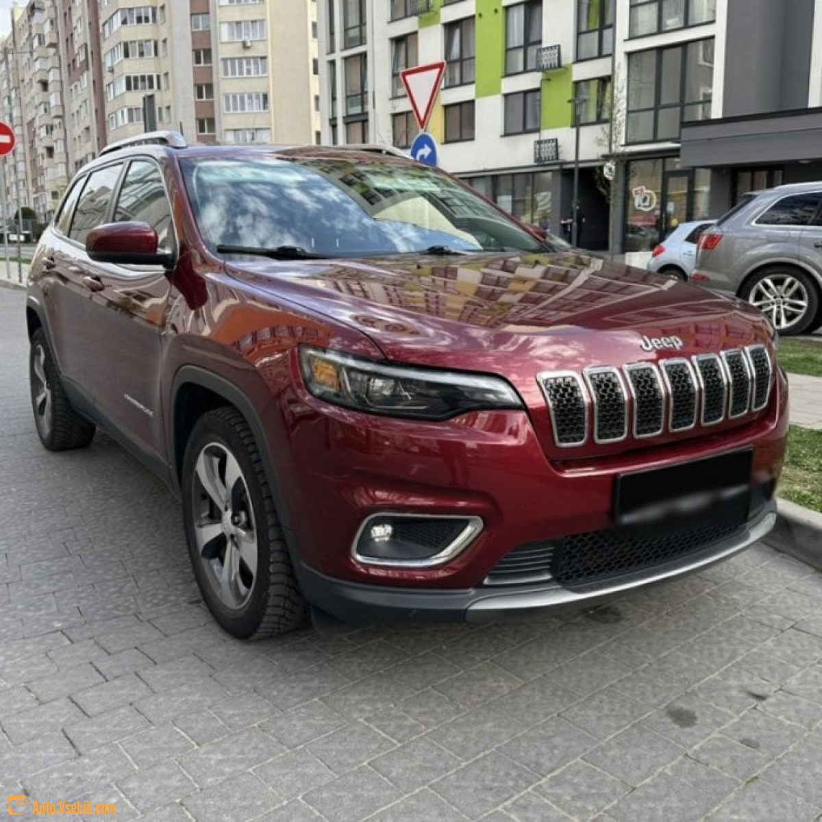 Jeep Cherokee в комплектации Limited 2018 года
